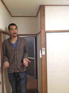 Checking out an apartment in the Shinagawa area on a search with my roommate